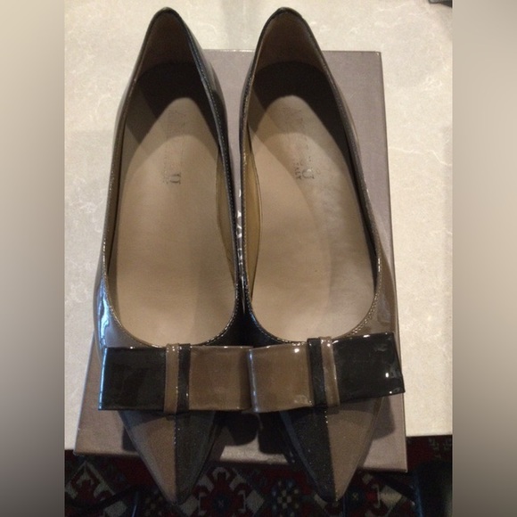 Anyi Lu Shoes - Picture 1 of 5
